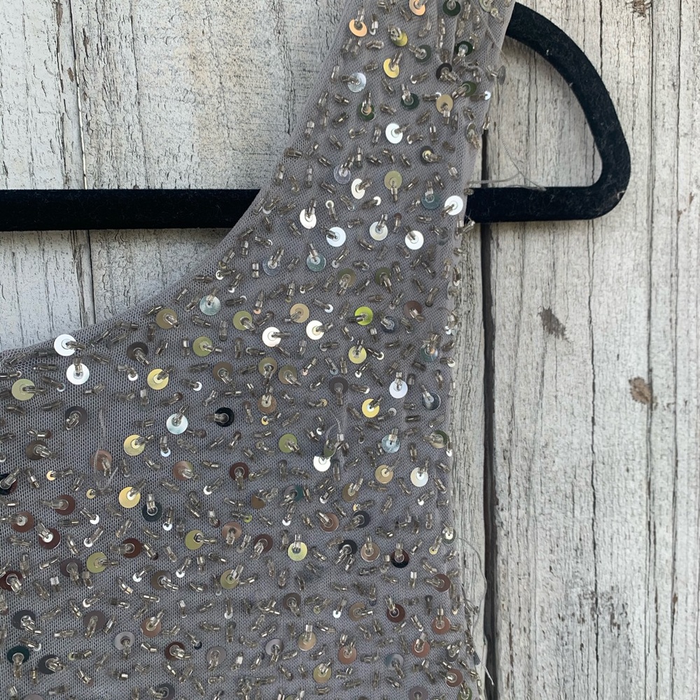 SALE โจ Alice & Olivia Sequin Pleated Mini Dress - Picture 3 of 9